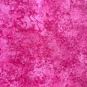 Donkerroze bloemen 100% katoenen stof voor het maken van tassen, slabbetjes, quilts, dekens / Verkocht met 1/4 1/2 Yard Quiltmateriaal, bloemen en vlinders