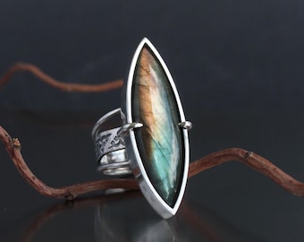 Ladradorite and Sterling Silver Ring | Personalized ring | Unique Handmade Jewelry | Silversmith ring