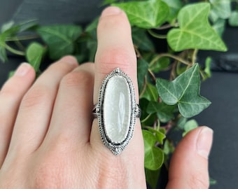 Anillo de piedra lunar bohemio: joyería victoriana de plata de ley oxidada