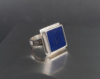 Lapis Lazuli and Sterling Silver ring | Minimalist handmade jewelry | Blue Stone Ring | Square Stone Ring | Lapis Lazuli Modern Silversmith