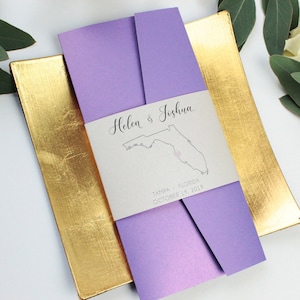 Faire-part de mariage à destination, faire-part carte d'embarquement, faire-part argent et violet, faire-part de mariage billet, mariage lointain