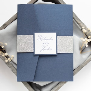 Invitación de boda azul marino, invitación de boda azul, conjunto de invitaciones de boda, invitación plegable, invitación plateada con brillo