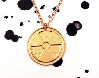 Collar de átomo: colgante científico chapado en oro de 14 k