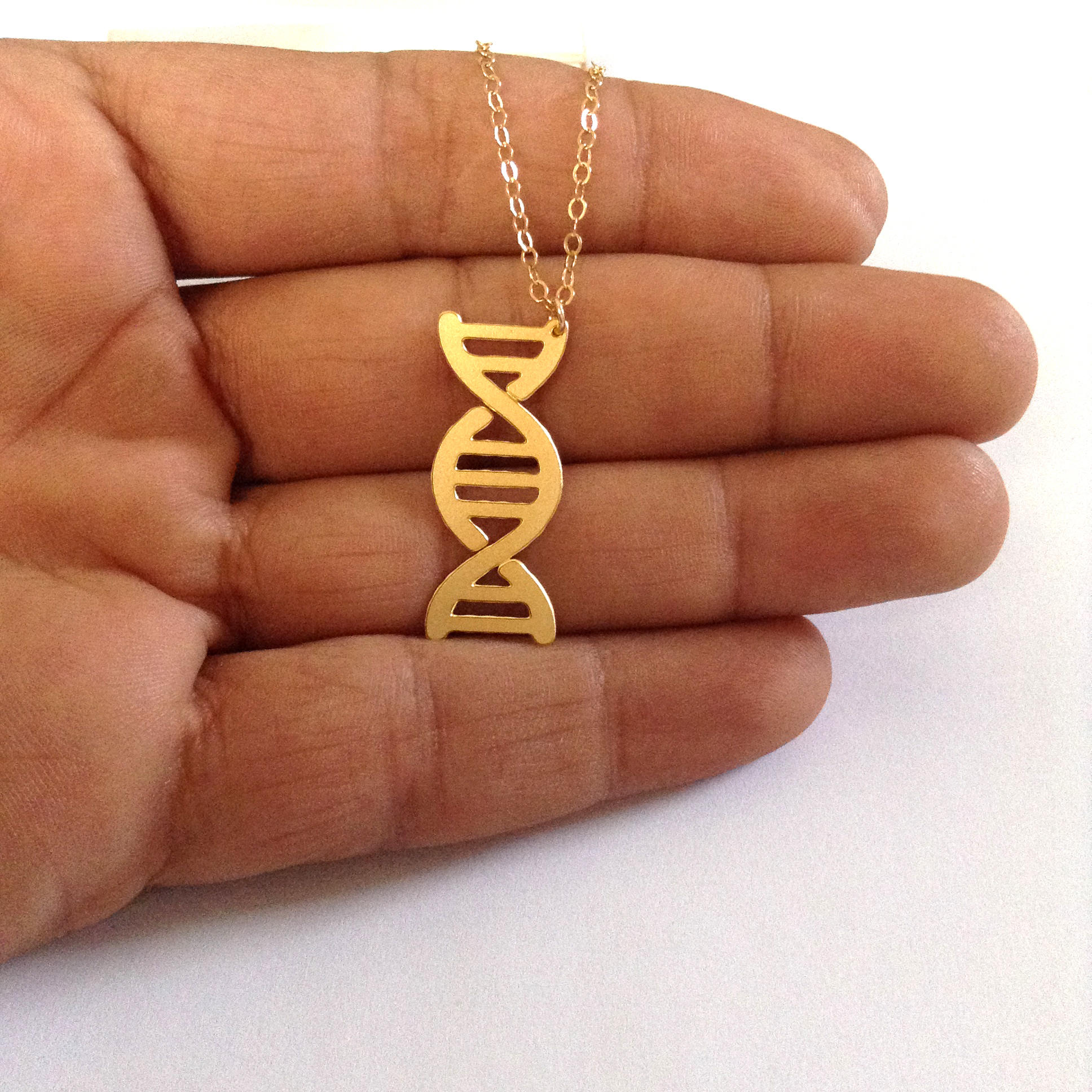ウィッグ・エクステ graduated DNA necklace interlocked-dna-necklace-