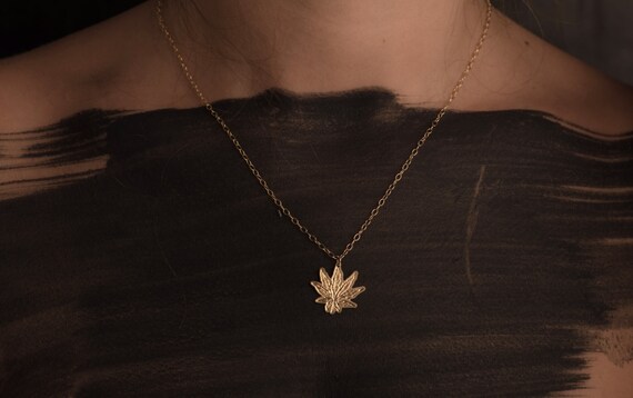 420 Gold Marijuana Leaf Necklace Cannabis Leaf Flower Icon