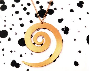 Collar Espiral Dorada: Colgante chapado en oro de 14k, diseño minimalista