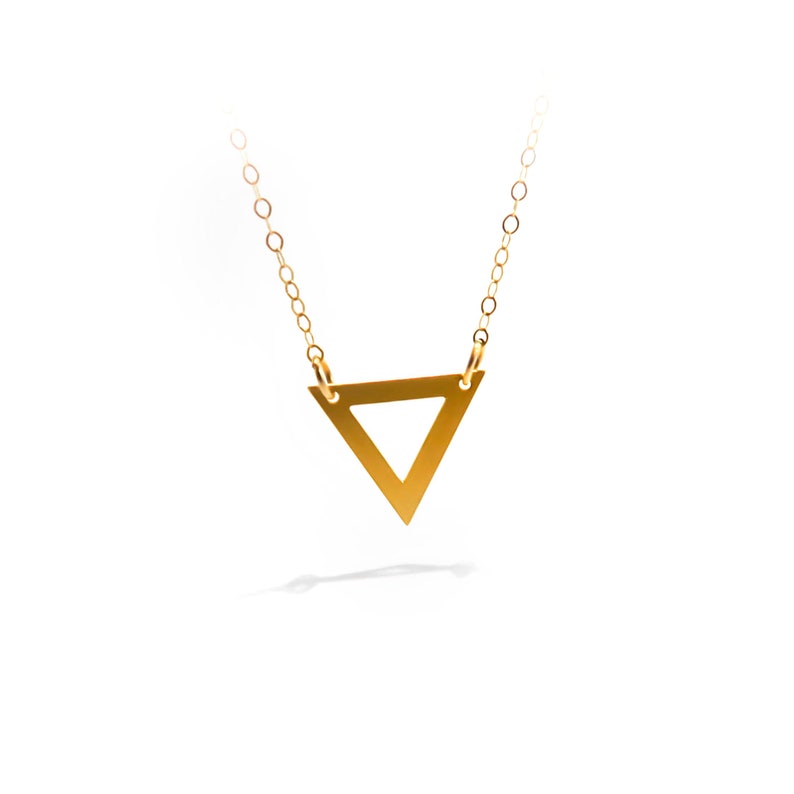 Triangular Collars Collar triangular relleno de oro: colgante geométrico minimalista ...