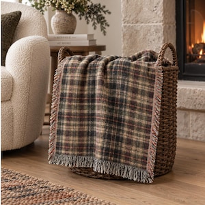 Cozy Lap Quilt Plaid Throw Blanket Cotton Woven Coverlet Living Room Accessory Farmhouse Rustic Cabin Bedding Burgundy Accent Textile Warm Oversized Throw Soft Fringed Edge Traditional Pattern Country Home Wrap