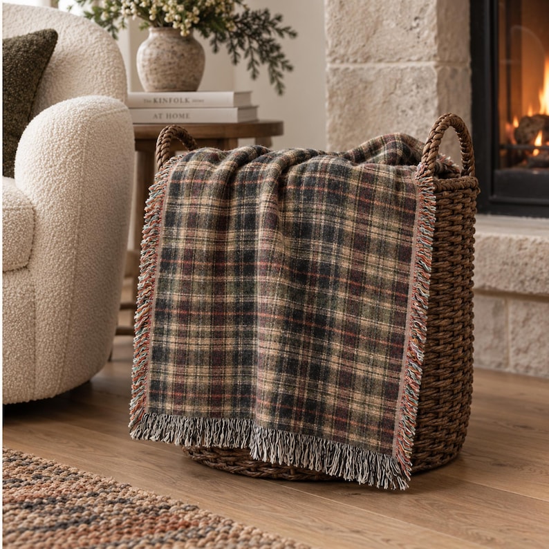 Cozy Lap Quilt Plaid Throw Blanket Cotton Woven Coverlet Living Room Accessory Farmhouse Rustic Cabin Bedding Burgundy Accent Textile Warm Oversized Throw Soft Fringed Edge Traditional Pattern Country Home Wrap