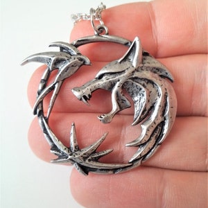 Witcher 3 TRINITY of 3 Necklace Medallion Pendant Geralt Wolf Head Yennefer Chain Ciri Black Dark Metal Charcoal Grey Cirilla TV Show Series