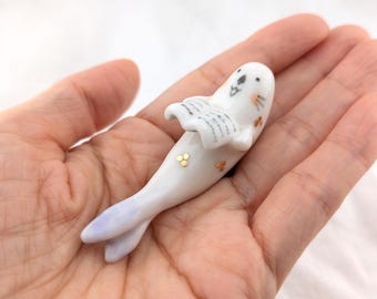 Porcelain Otter Firugrine with Book, Miniature Ceramic Animal (US Tariff Free)
