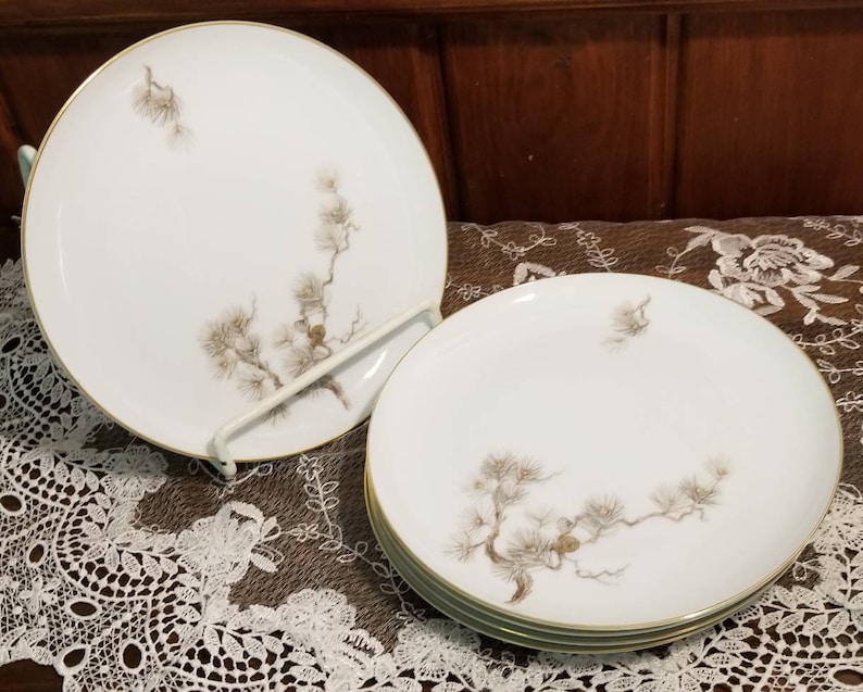 Upnorth Fine Dining Larchmont Cabin Christmas Five 7 12 Salad Dessert Plates Vintage Pine Branch Sango