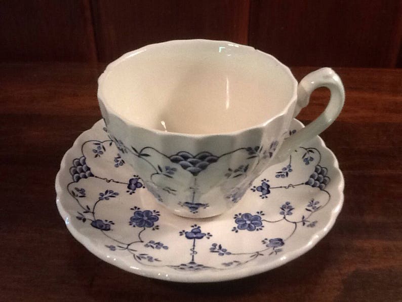 Finlandia blue transfer ware Fine Staffordshire Ware 1982 Scandinavian Vintage Myott 5 piece place setting England