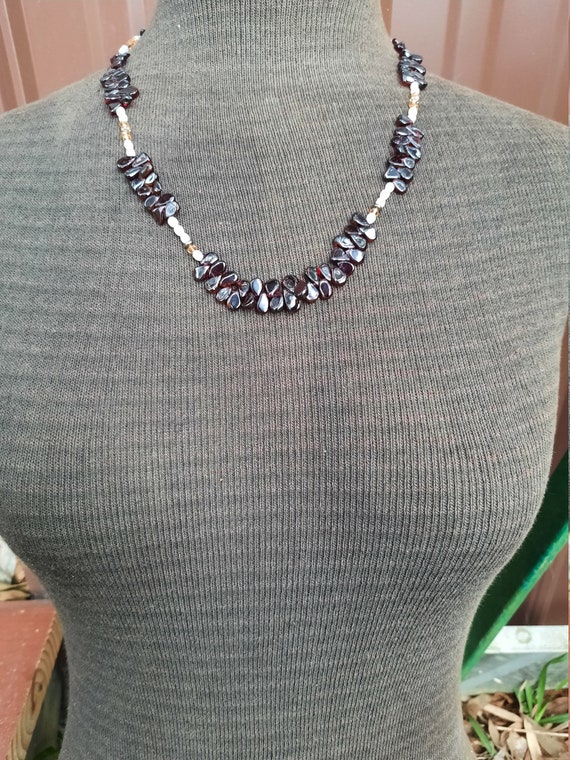 Red Teardrop Garnet And White Pearl Gemstone Neck… - image 4