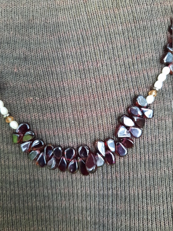 Red Teardrop Garnet And White Pearl Gemstone Necklace View 3