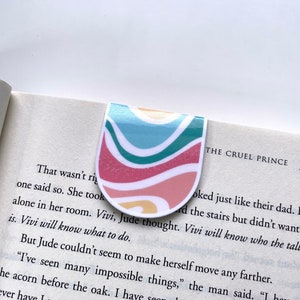 Summer Wavy Rainbow Pattern | Magnetic Bookmark | Page Marker | Planner Bookmark | Bookish Gift | Bookstagram Booktok