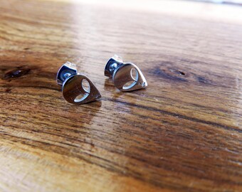 Pendientes de acero inoxidable con forma de extraterrestre: joyería novedosa