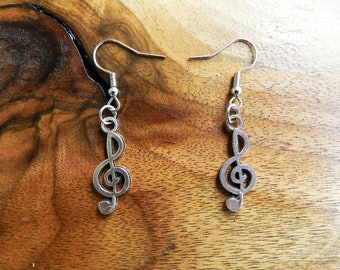 Pendientes colgantes de plata con notas musicales: un regalo original
