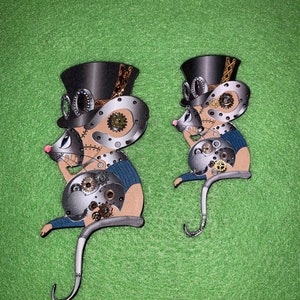 Steampunk Mouse Goggles Top Hat 3D Gears Embellished Stickles Lightweight Chipboard DarlingArtByValeri Scrapbooking Mini Albums Cards 3 Inches