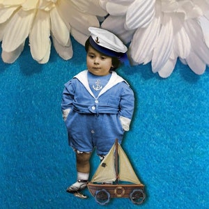 vintage garçon bleu Captians chapeau jouet bateau aggloméré Ephemera Scrapbooking carte vintage bébés nourrissons DarlingArtByValeri
