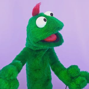Rod-Arm Practice Puppet  Mark 1 - Green!