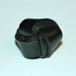 11/16&quot; Black Leather Knot Button. (18mm)