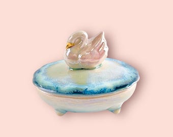 Dippy Opal Oval Swan Box