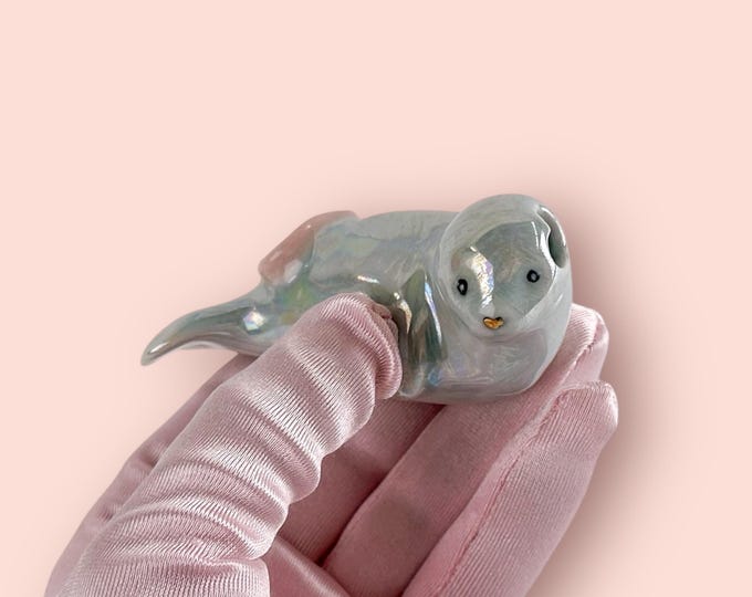 Light Blue Lounging Opal Seal Pipe