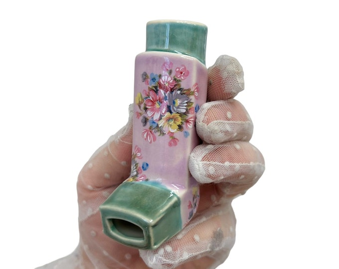 Vintage Floral Bouquets on Lavender and Green Inhaler