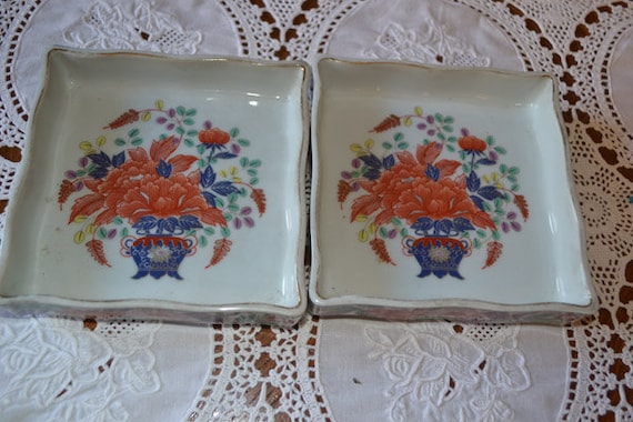 Set of two vintage chinese astrays with beautiful