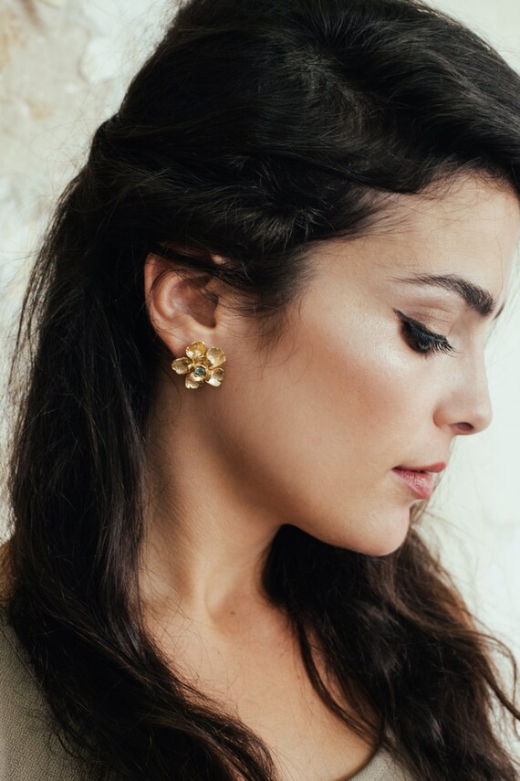 Classic Gold Flower Stud Earrings Big Flower Stud Earrings Etsy