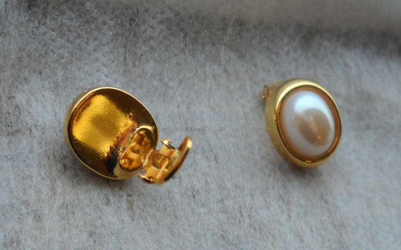 Late 80's Italian pearl earrings italian gold plated. Clip on Earrings. image 2