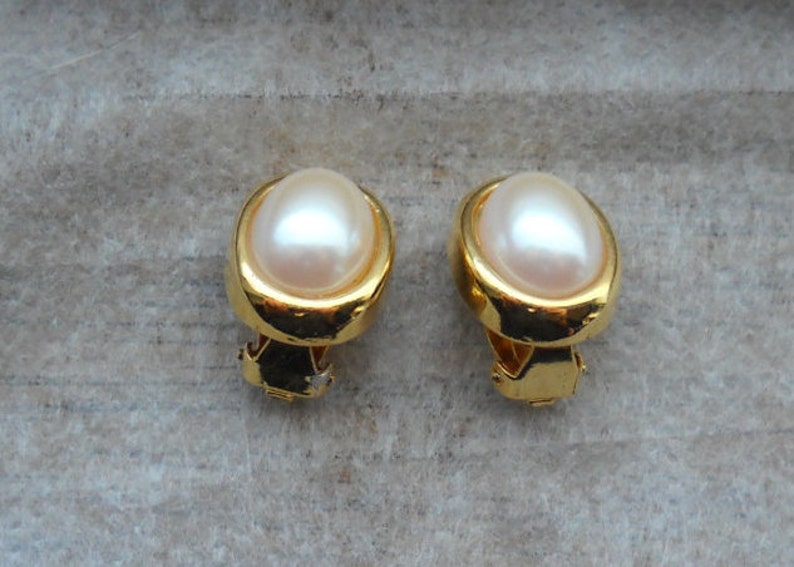 Late 80's Italian pearl earrings italian gold plated. Clip on Earrings. image 1