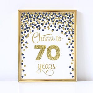 Letrero imprimible de saludos por los 70 años en dorado y azul marino Letrero de 70 cumpleaños Decoraciones para el 70 cumpleaños Decoración con confeti azul y dorado Letrero del 70.° aniversario
