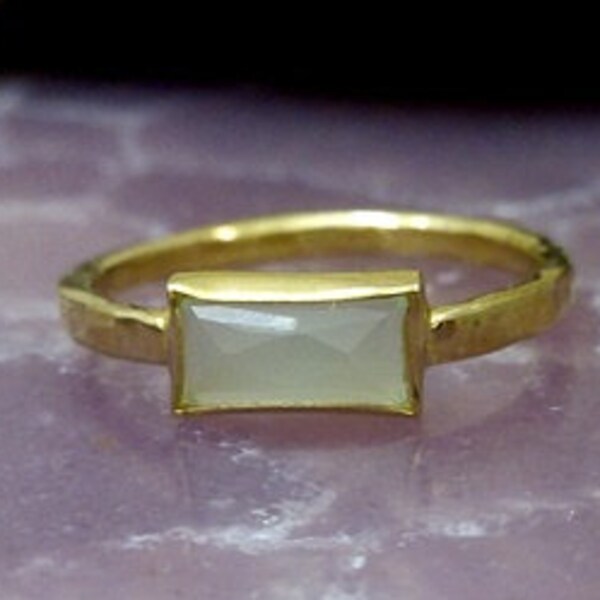 Mint chalcedony ring, tiny ring, slim hammered band, gold gemstone ring, bezel ring, rectangle ring, baguet cut ring, light green ring