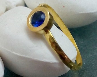 Royal Blue Sapphire Band - Gold Ring - Gemstone Ring - September Birthstone-Round bezel ring