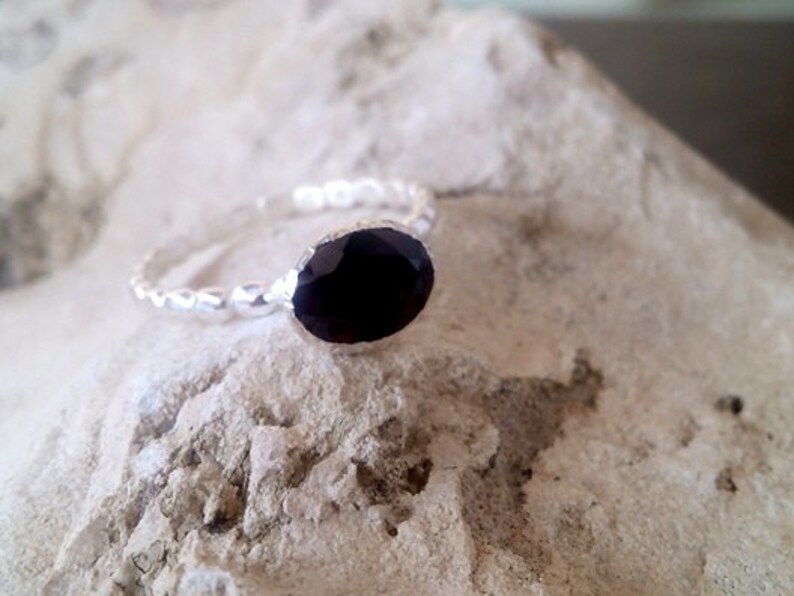 Garnet Ring Sterling Silver ring SALE January Birthstone,Garnet Silver Ring,gemstone ring birthstone jewelry,oval simple ring
