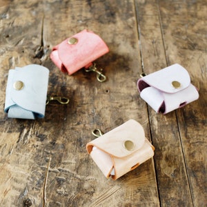 Personalized Cute Airpod Pro case, Leather Airpod Pro Case Cover, Airpod Pro Case Keychain, Genuine Full Grain Leather - APD001