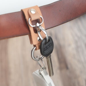 Personalized Leather Strap Keychain Holder Belt Loop, Heavy Duty Belt Clip Key Fob Holder for Men, Key Ring on Belt, Solid Key Chain， YS003