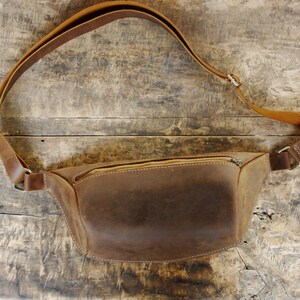 Leather Fanny Pack Waist Bag for Men Women, Casual Solid Hip Bum Bag, Ideal for Hiking Running and Cycling -XK001