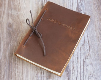 Couverture de planificateur en cuir personnalisé + planificateur gratuit, calendrier mensuel, planificateur rechargeable, cadeau de Noel, cadeau d'affaires