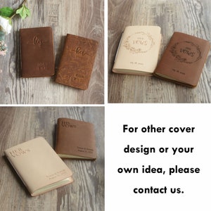 Peut inclure: Deux journaux reli&eacute;s en cuir avec les mots "His Vows" et "Her Vows" grav&eacute;s sur les couvertures. Les journaux sont de couleur marron et beige et pr&eacute;sentent un motif floral. Le texte "05.18.2023" et "August 21, 2023" est &eacute;galement grav&eacute; sur les couvertures.