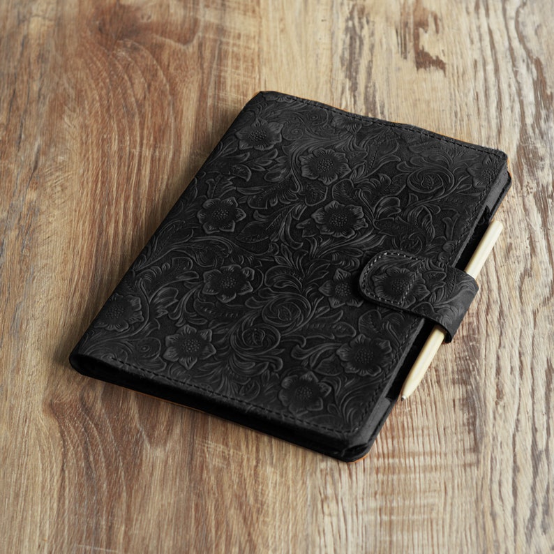 Folio reMarkable 2 en cuir personnalisé avec porte-stylo, cuir véritable de qualité supérieure, organiseur à folio reMarkable 2 K07 Tooled Black