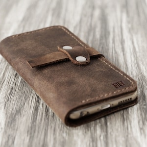 Custodia a portafoglio in pelle personalizzata per iPhone 16 / 16e / 16 Pro / 16 Plus / 16 Pro Max / 15 / 15 Pro / 15 Plus / 15 Pro Max / 14 / 13 mini - marrone