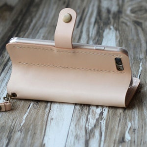 Wristlet Genuine vegetable tanned Leather iPhone 15 / 15 Plus / 14 / 15 Pro Max / 14 Plus Wallet Case with Wrist strap Nature Tan image 3