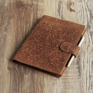 Folio reMarkable 2 en cuir personnalisé avec porte-stylo, cuir véritable de qualité supérieure, organiseur à folio reMarkable 2 K07 Tooled Brown