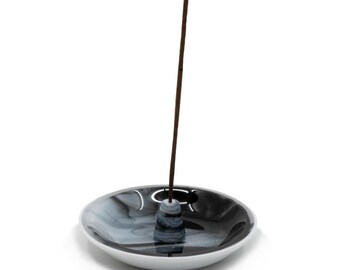 Midnight Smoke Artisan Incense Bowl – Hand-Finished Monochrome Glass Ritual Dish with Lampworked Center Post