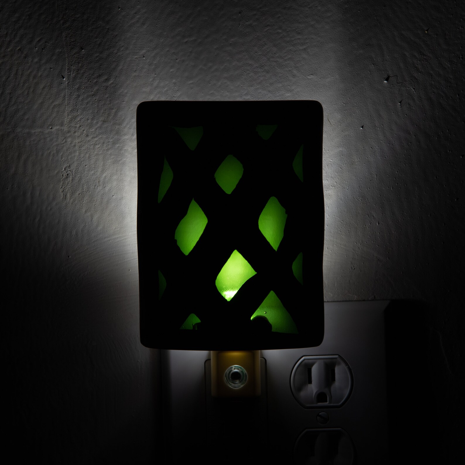 Green Night Light Plugin Automatic LED Dawn to Dusk Bulb Glass Etsy