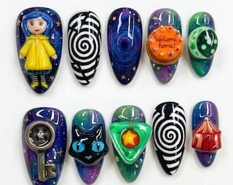 Uñas postizas inspiradas en Coraline | Uñas falsas 3D con forma de botón, llave y gato negro en forma de almendra | Arte pop espeluznante y desparejado de otro mundo