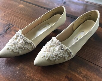 cream flat wedding shoes
